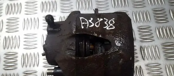 Volkswagen Golf IV Front brake caliper