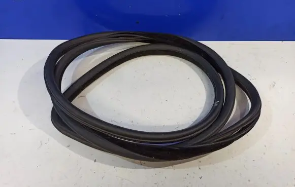Volvo XC90 Rubber seal front coupe door 30799576