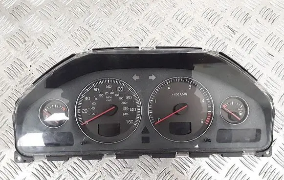 Volvo S60 Speedometer (instrument cluster) 8673802