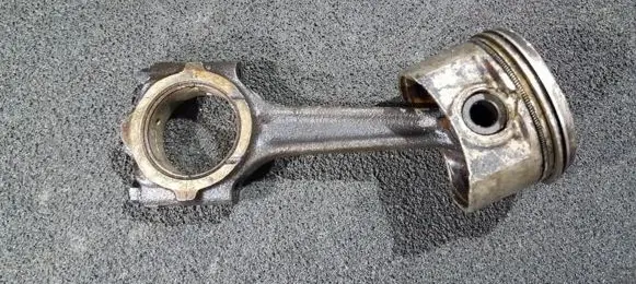 Lancia Y 840 Piston with connecting rod