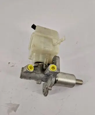 BMW 5 F10 F11 Master brake cylinder 32666324