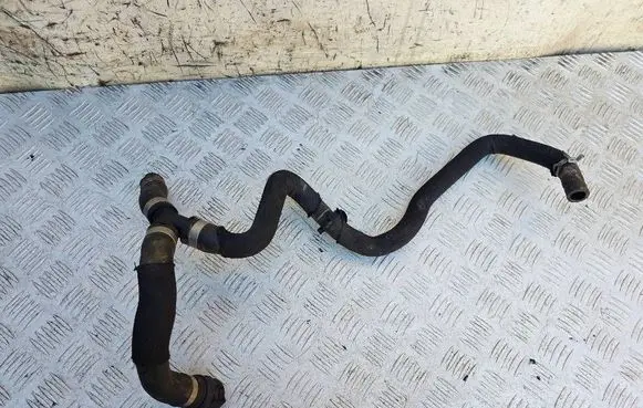 Volvo V40 Engine coolant pipe/hose 31368076
