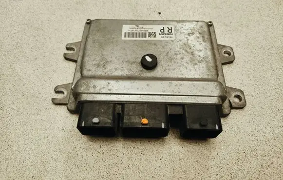 Nissan Qashqai+2 Engine control unit/module MEC932270C10719 MEC932270