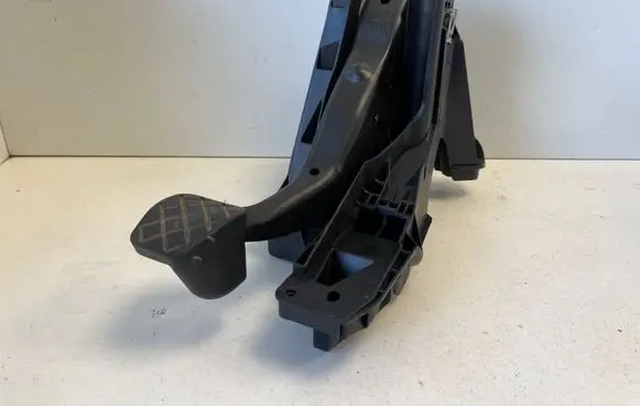 Volkswagen Golf VII Brake pedal bracket assembly 5Q1721058DL 240818