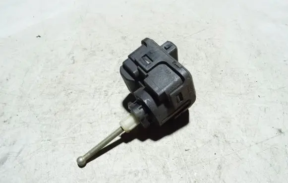 Audi A6 S6 C4 4A Headlight level adjustment motor 4A0941295