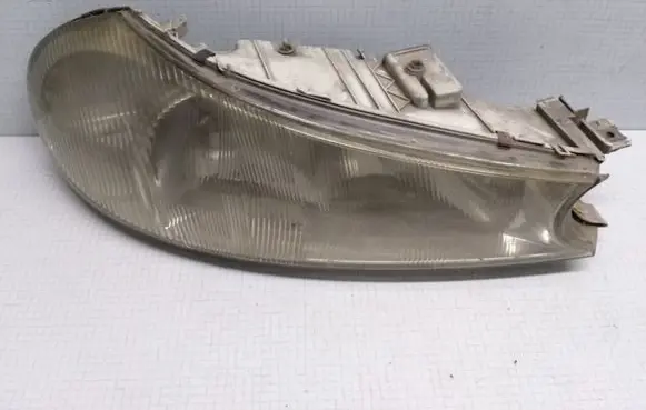 Ford Mondeo MK II Headlight/headlamp 1305235323 0307853301