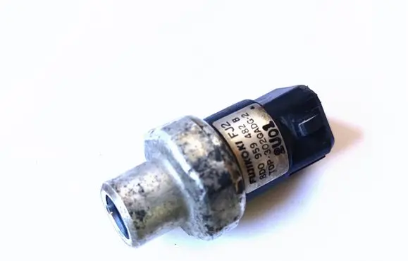 Audi A4 S4 B5 8D Air conditioning (A/C) pressure sensor 8D0959482B