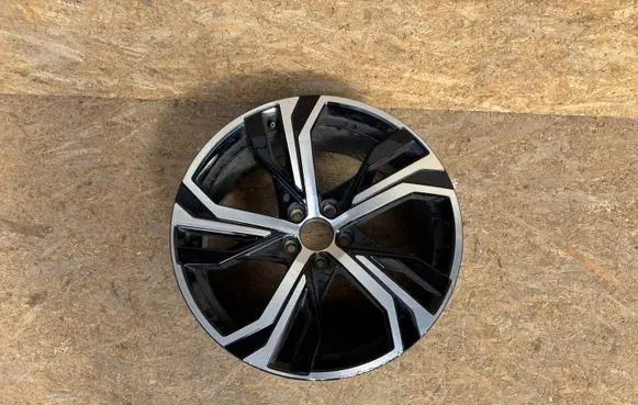 R19 alloy rim