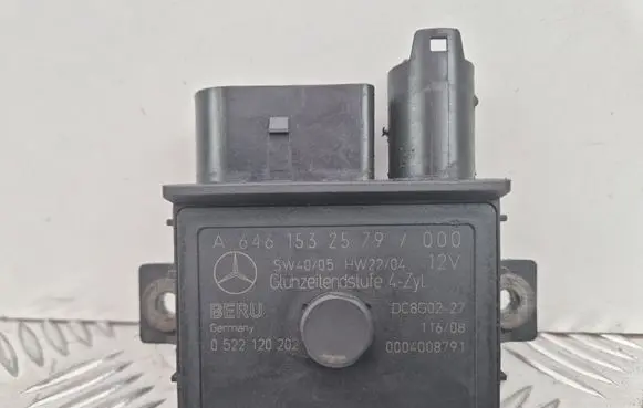 Mercedes-Benz C W204 Glow plug pre-heat relay A6461532579 0522120202 0004008791