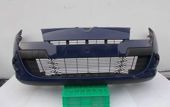 Renault Megane III Front bumper 620220037R