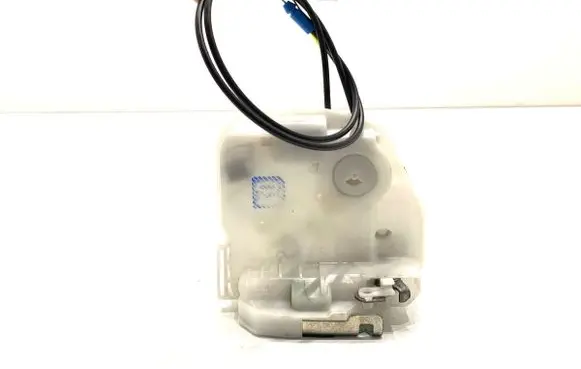 Mitsubishi Outlander Front door lock