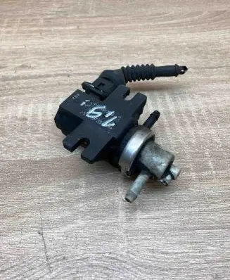 Volkswagen Golf IV Turbo solenoid valve 1H0906627A 72190325