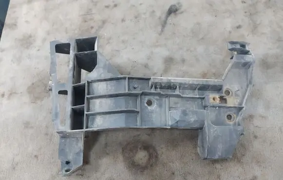 Renault Master II Rear bumper mounting bracket 7700352212 7701692586