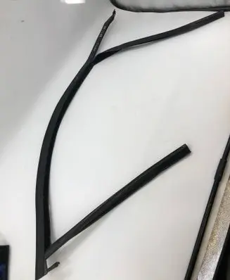 BMW X1 U11 Rubber seal front door window/glass 20677910