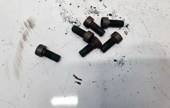 Volkswagen Bora Nuts/bolts 