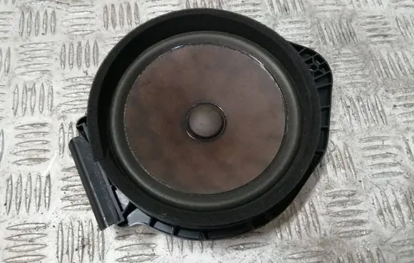 Chevrolet Trax Front door speaker 00130