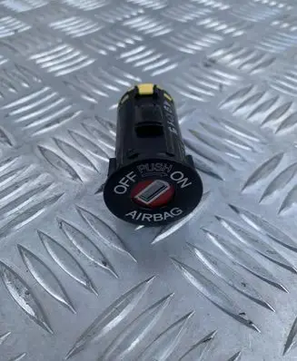 Honda HR-V Passenger airbag on/off switch 