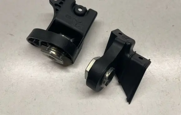 Mercedes-Benz E W213 Headlight/headlamp mounting bracket A2138204004 2138204004