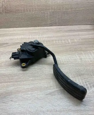 Renault Megane II Accelerator throttle pedal 8200153270