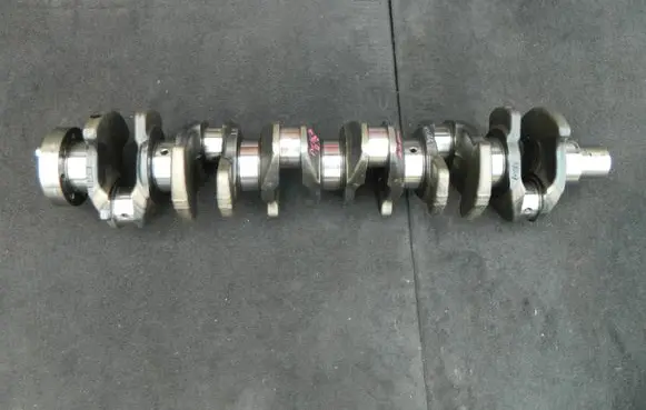 BMW 5 E60 E61 Crankshaft 7792608 7792609