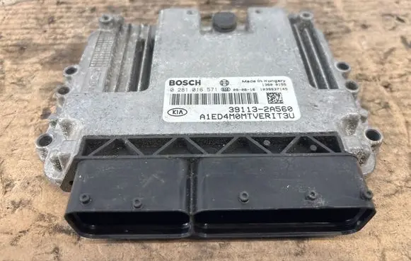KIA Ceed Engine control unit/module 0281016571 391132A560 1039S37145