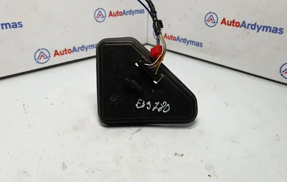 BMW 5 E39 Tail light bulb cover holder 8371326 63218371326
