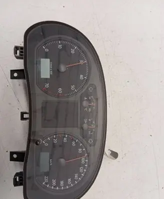 Volkswagen Polo IV 9N3 Speedometer (instrument cluster) 555001490100 580001590401 008WZ5Z0H0031019