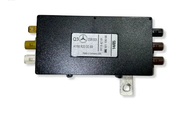 Mercedes-Benz A W169 Aerial antenna amplifier A1698200089 ZGS003