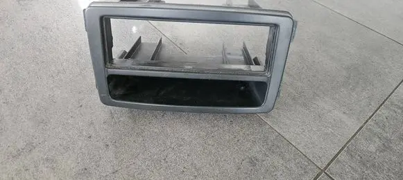 Mercedes-Benz Vito Viano W639 Radio/GPS head unit trim A6396800591 1DIN
