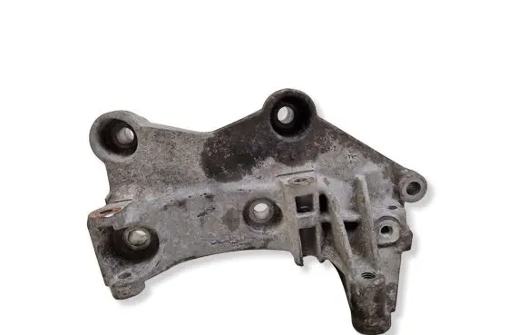 Nissan Qashqai Generator/alternator bracket 117105124R