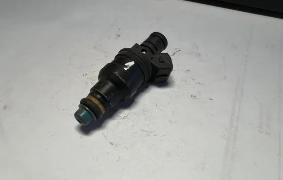 Audi A4 S4 B5 8D Fuel injector 0280150447 058133551
