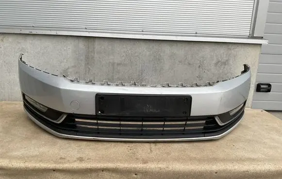 Volkswagen PASSAT B7 Front bumper LA7W