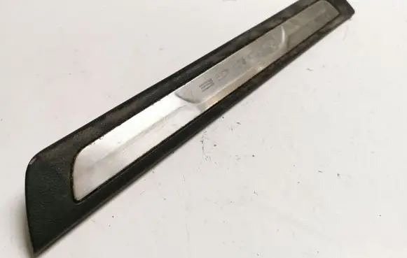 Dodge Durango Front sill trim cover P68251514AC