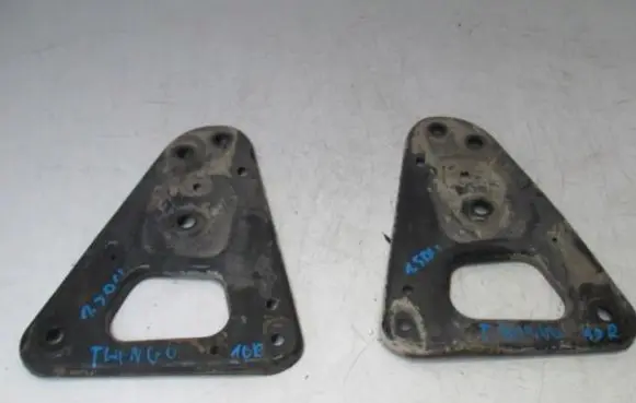 Renault Twingo II Radiator mount bracket