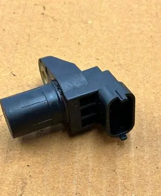 Mercedes-Benz GL X164 Camshaft position sensor A0051531328
