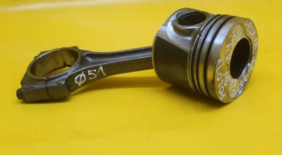 Volkswagen Polo IV 9N3 Piston with connecting rod 79L52 045B