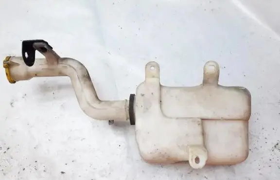 KIA Carnival Windshield washer fluid reservoir/tank