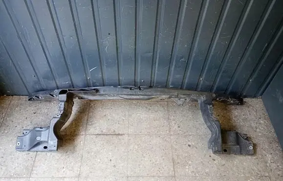 Volkswagen Transporter - Caravelle T5 Radiator support slam panel 7E0805598F