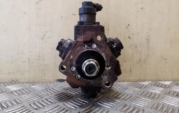 KIA Sportage Fuel injection high pressure pump 0445010206 331002A420 0928400750