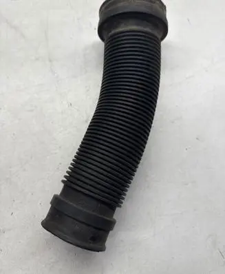 Opel Meriva A Air intake hose/pipe 13105267