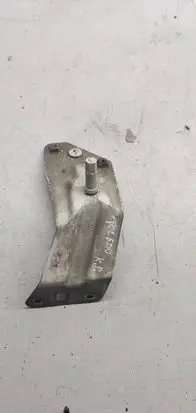 Seat Toledo III (5P) Fender mounting bracket 5p0821136