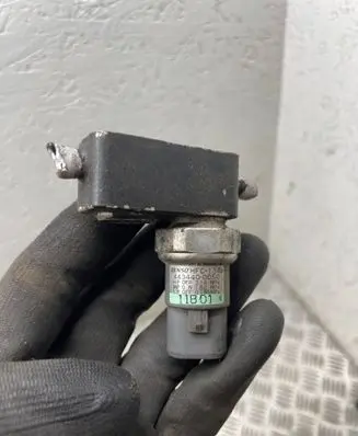 Toyota Yaris Air conditioning (A/C) pressure sensor 4434400050