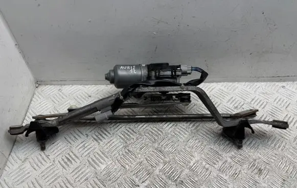 Toyota Auris 150 Front wiper linkage and motor 8511002190 8515002170