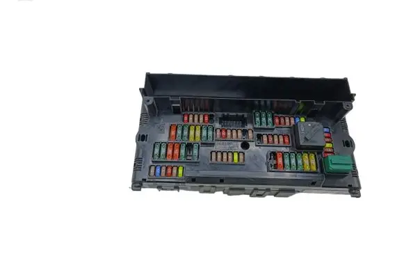BMW 5 F10 F11 Fuse module 9252815