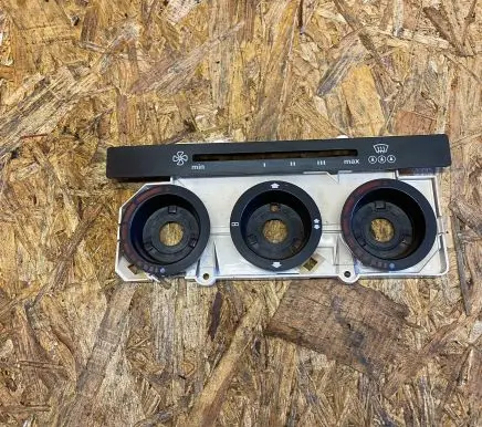 Mercedes-Benz 190 W201 Climate control unit 2016830275 2016830136