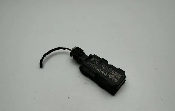 BMW X1 U11 Aerial antenna amplifier 5A81725 5A8172501