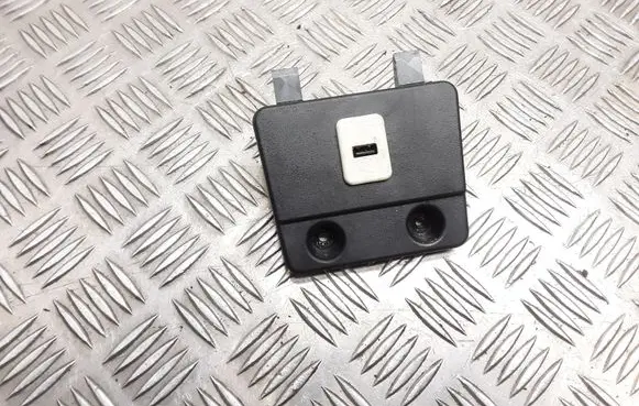 Chevrolet Captiva USB socket connector 20944418 20998504