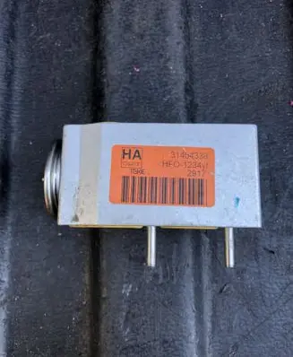 Volvo S90, V90 Air conditioning (A/C) expansion valve 31404338