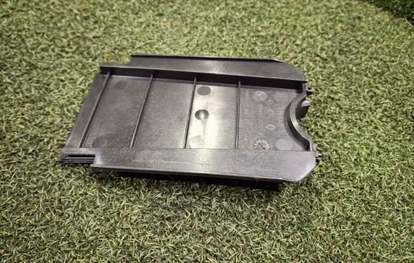 Renault Master III Fuse box cover 8200937730