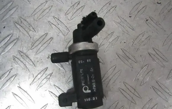 Volkswagen PASSAT B5 Turbo solenoid valve 8D0906627 7.21903.32